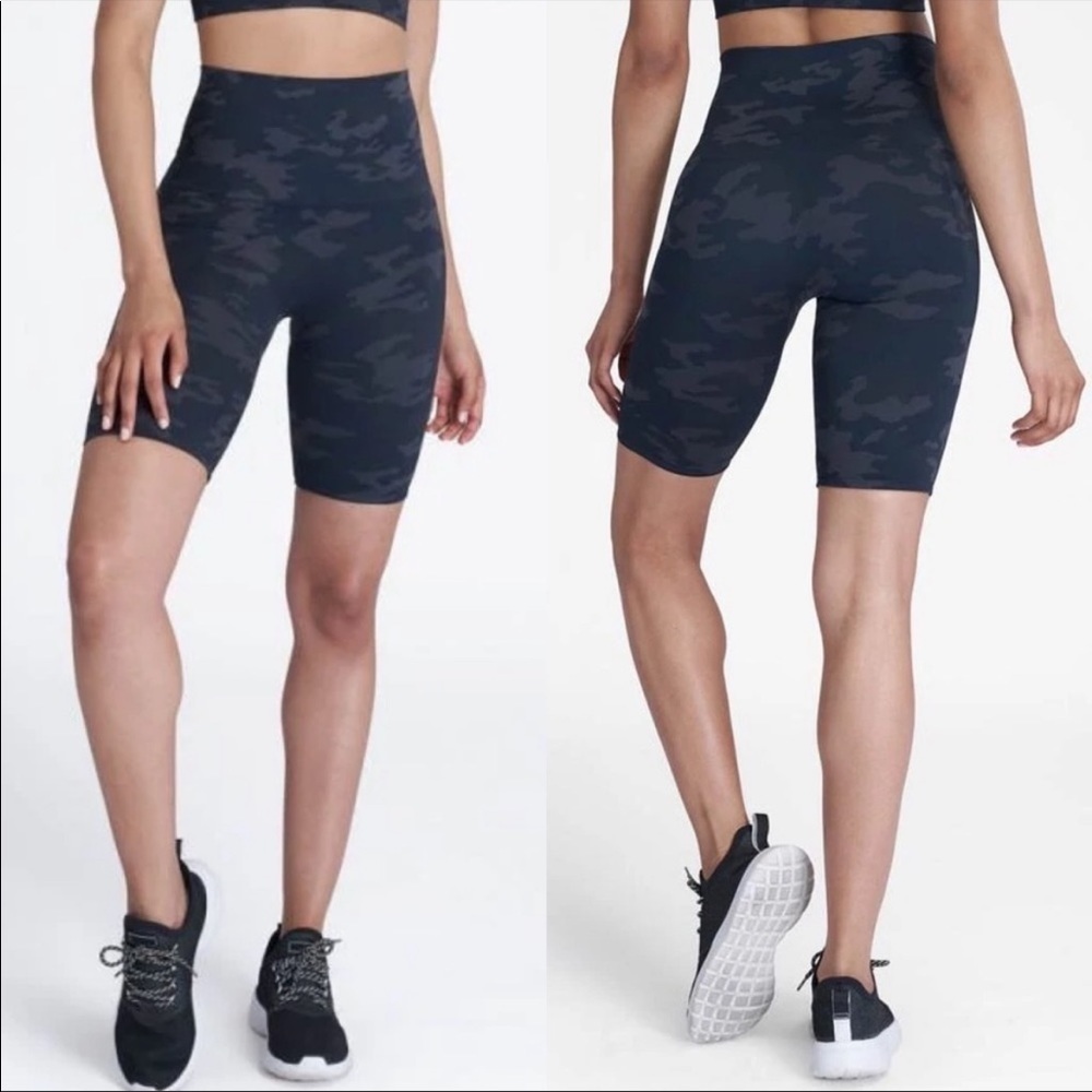 NEW SPANX Camo Printed Seamless Biker Shorts sz XS